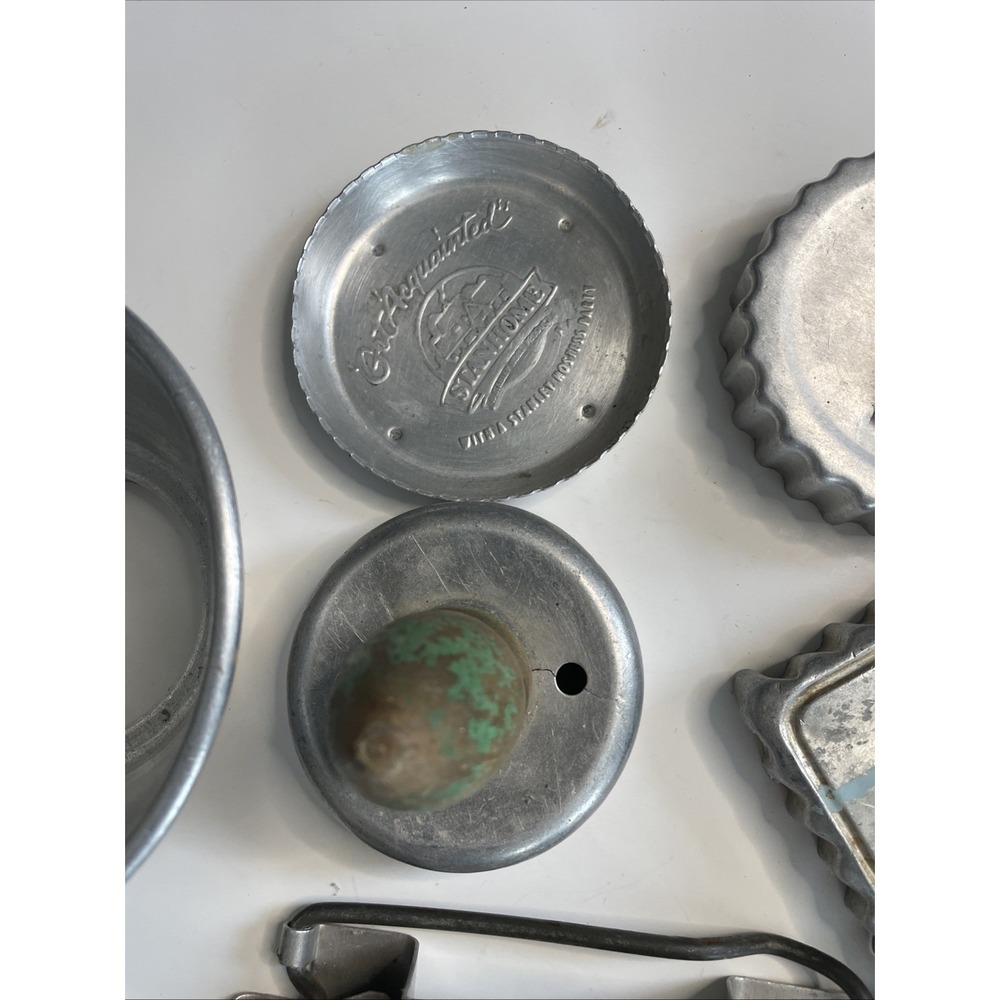 Vintage Aluminum Kitchen Tool Lot Farmhouse Primitive Decor Egg Slicer Cutters - Picture 4 of 9